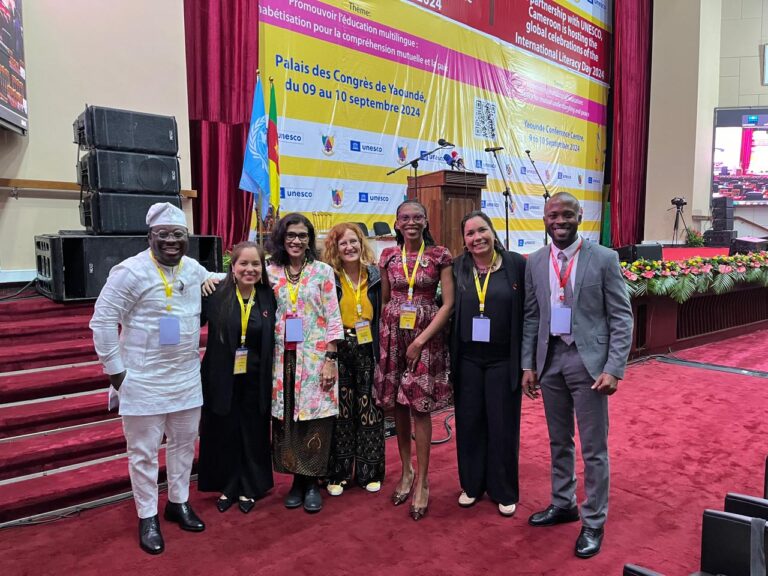 UNESCO Literacy Prize an voXmi